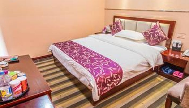 Camera - Orange Sky Hotel