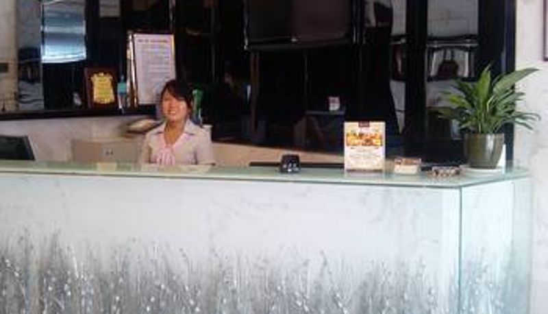 Hall - Yijia Business Hotel