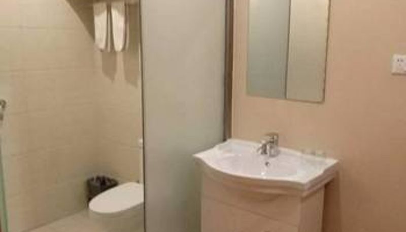 Zimmer - Yijia Holiday Inn (Liuyuan Subway Station Store)