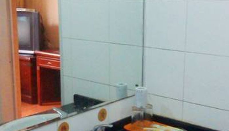 Zimmer - Lucky Star Hotel (Provincial People's Hospital Store)