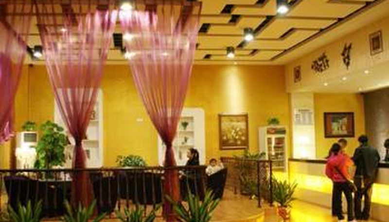 Lobby - Holiday Tour Express Hotel Wuzhou