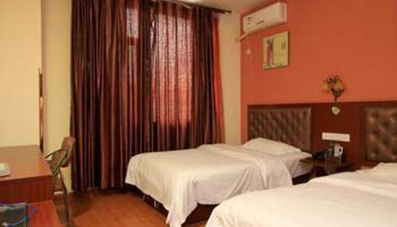 Zimmer - City Diary Business Chain Hotel (Railway Station Store)