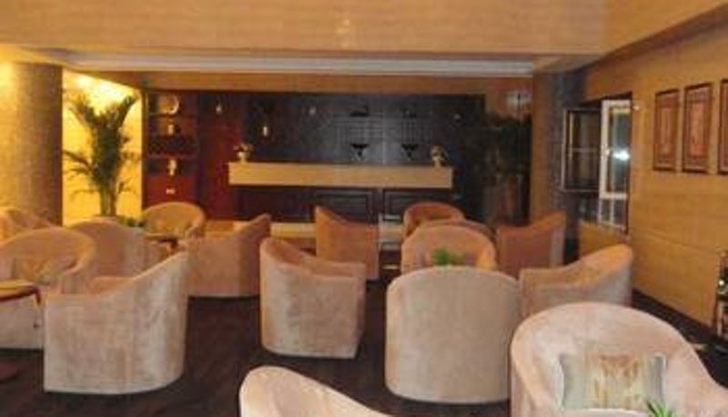 Salón - NEU International Hotel