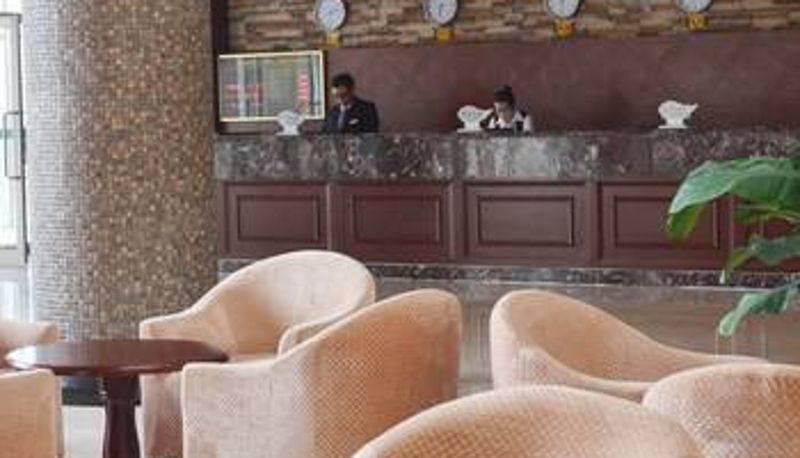 Salón - NEU International Hotel
