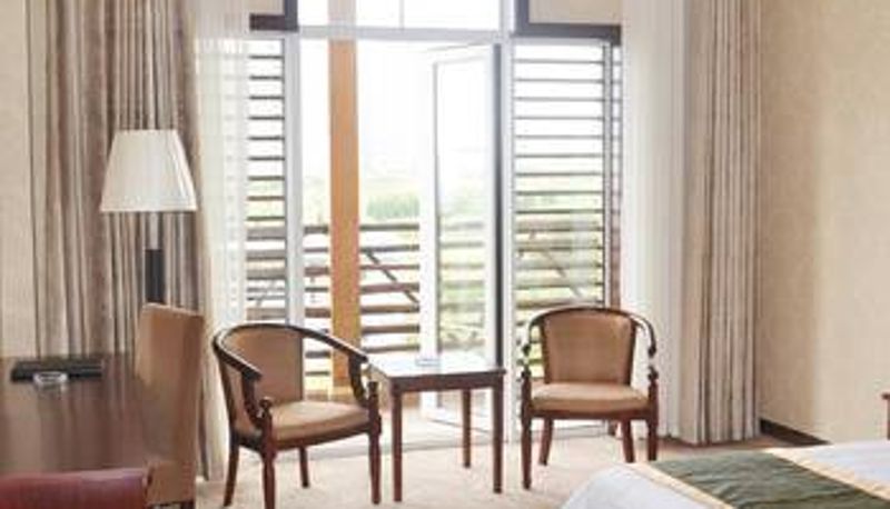 Habitación - NEU International Hotel