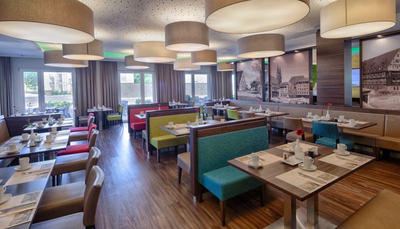 Salle de petit-déjeuner dans le restaurant - bomonti Nürnberg West