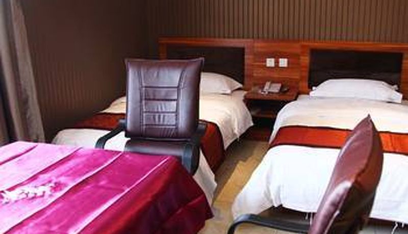 Zimmer - To Youth Holiday Hotel (Department Store Railway Station Store)