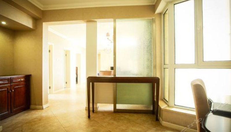Tripla - Qinhuang International Apartment
