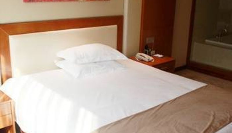 Camera - GuangFeng Hotel