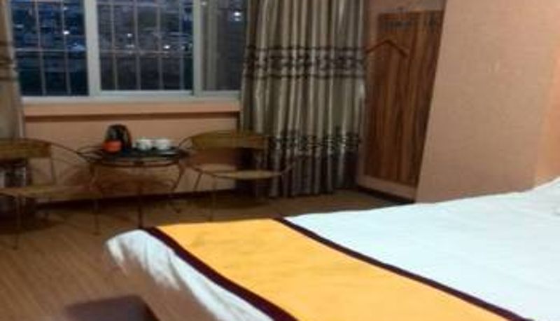 Camera - Rujia Business Hostel