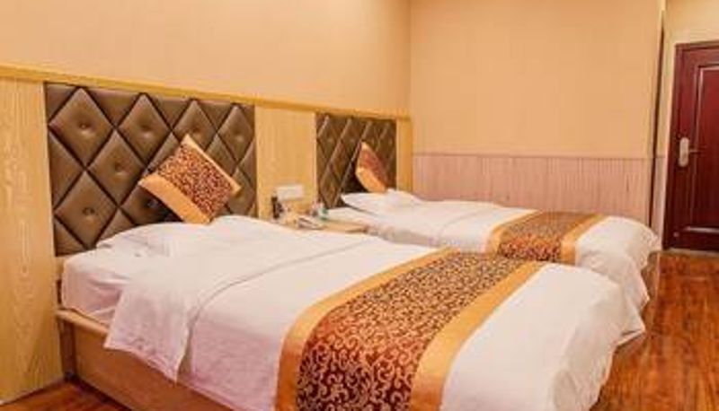 Camera - Continental Plaza) Boer Chain Hotel (Neijiang North railway station