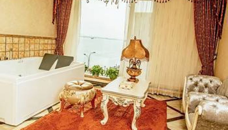Camera - Moonlight Lily Boutique Hot Spring Hotel (Yalu River Bridge Branch)