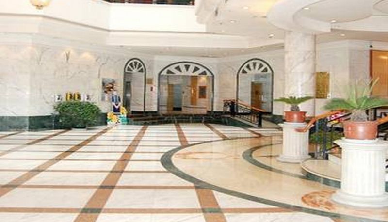 Buitenruimte van het hotel - Oriental Hotel