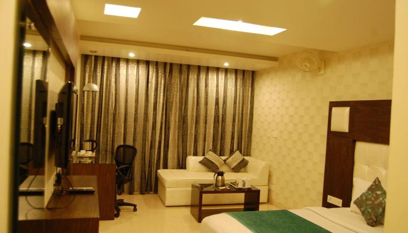 Info - Hotel Diamond Plaza