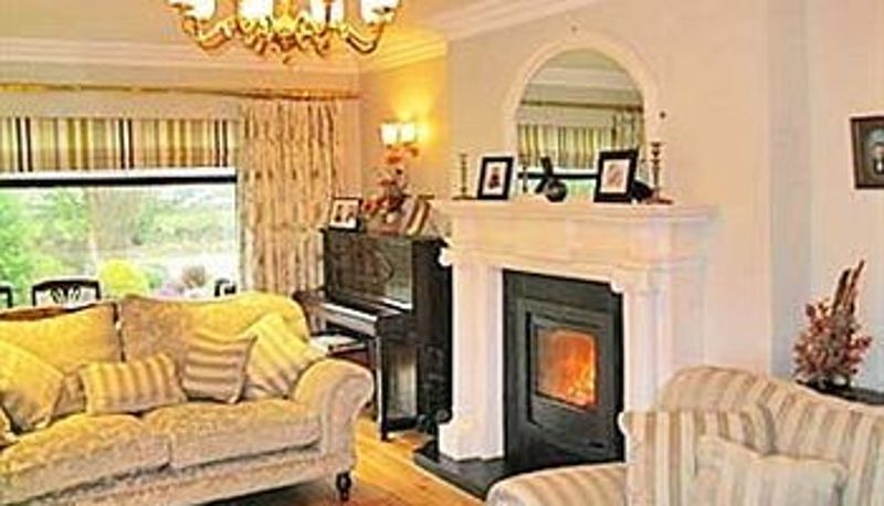 Hall - Glendale House B&B
