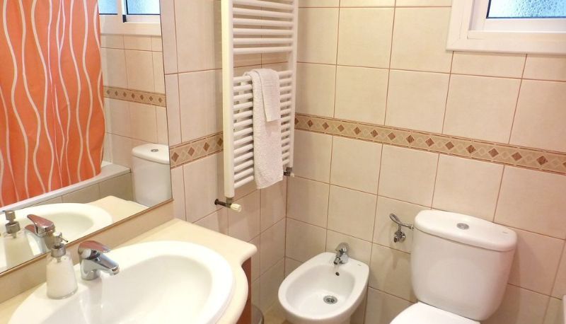 Salle de bain - APTBCN Apartment Reial