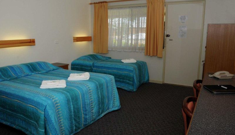 Info - The Bucketts Way Motel