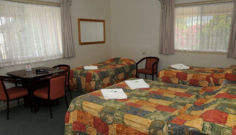 Info - The Bucketts Way Motel