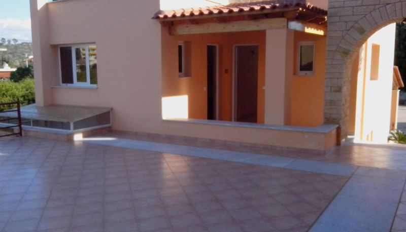 Taras - Maria's Filoxenia Suites