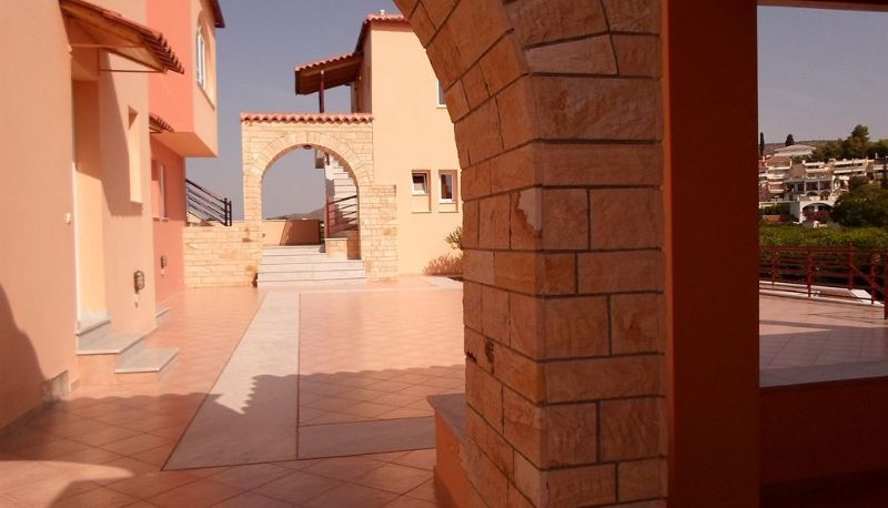 Taras - Maria's Filoxenia Suites