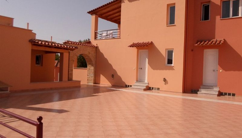 Taras - Maria's Filoxenia Suites