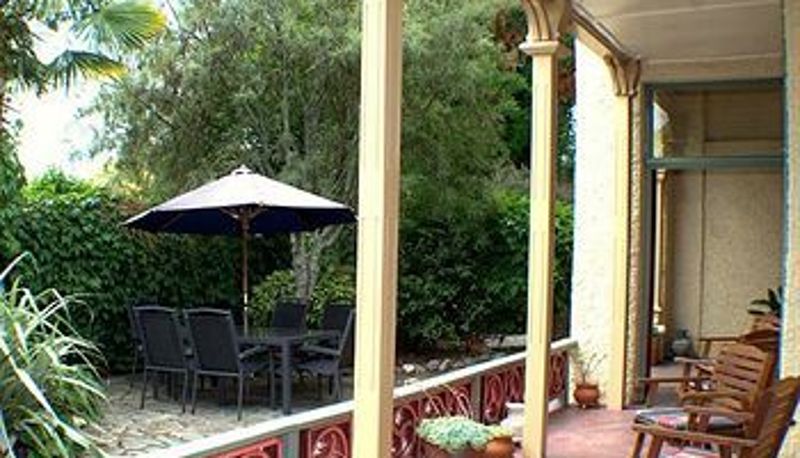Terraza - Cathedral Inn