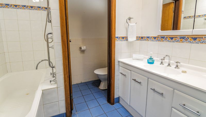 Info - Emu Beach Chalets