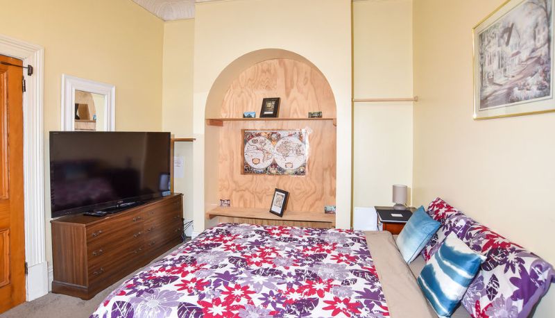 Standard room (single) - Morrisons Guest House