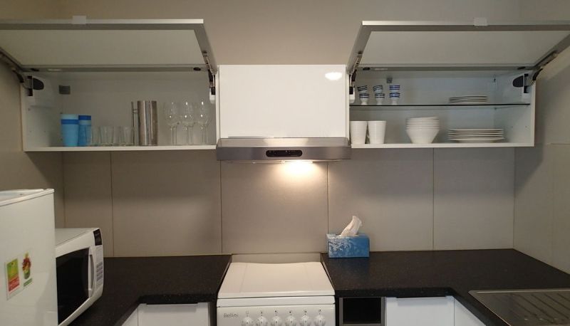 Küchenbereich im Zimmer - Dungowan Waterfront Apartments