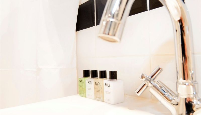 Bathroom - Oak and Marble Residence