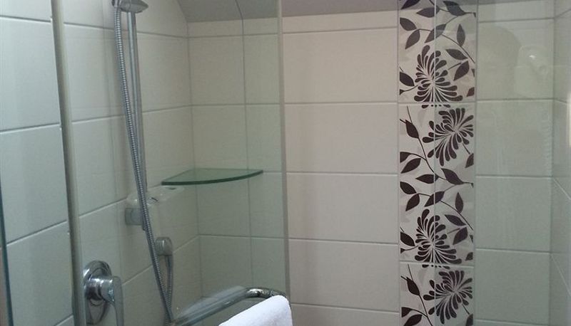 Badezimmer - Knights Inn