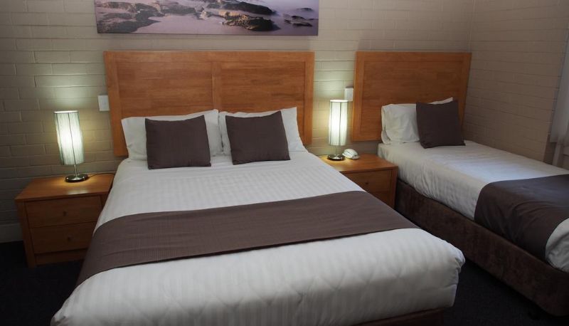 Info - Dongara Hotel Motel