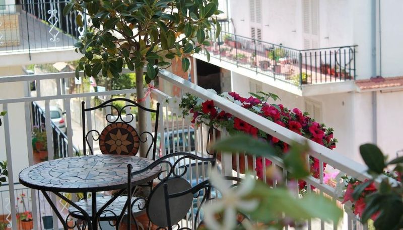 Zewnętrzna część hotelu - Bed & Breakfast Triskeles