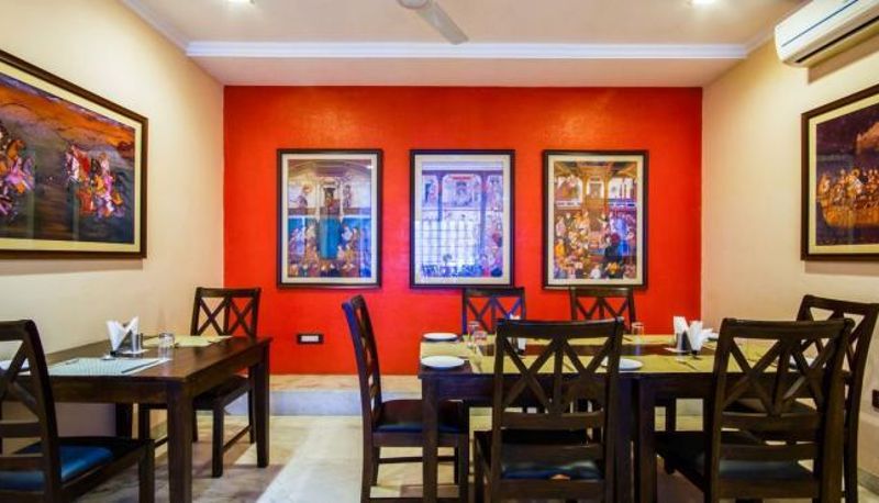 Sala de desayunos dentro del restaurante - Le Confort Inn