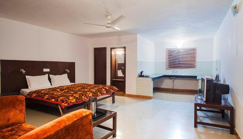Info - Corbett Roop Resort