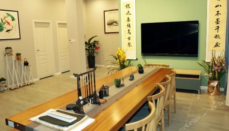 Pokój czteroosobowy - Hi Villa (Emei Mountain and Lake Hot Spring House)