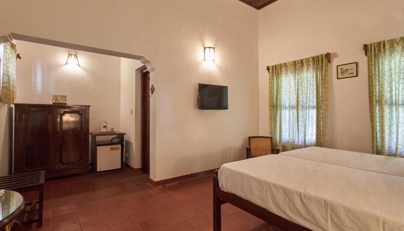 Info - Kovilakam Lakeside Villa