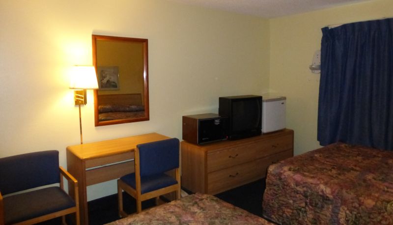 Zimmer - Norwood Inn and Suites Roseville