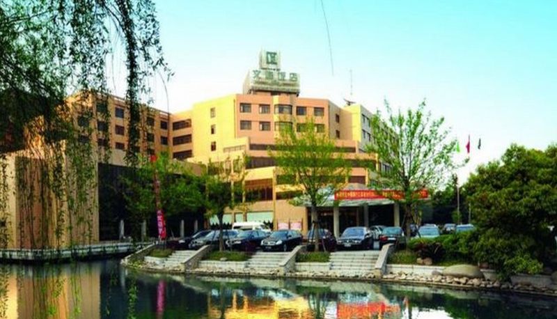 Widok na zewnątrz - Wenfeng Star Hotel