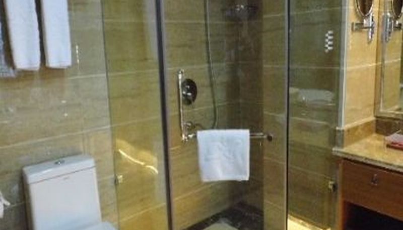Badezimmer - Aisailiya International Hotel