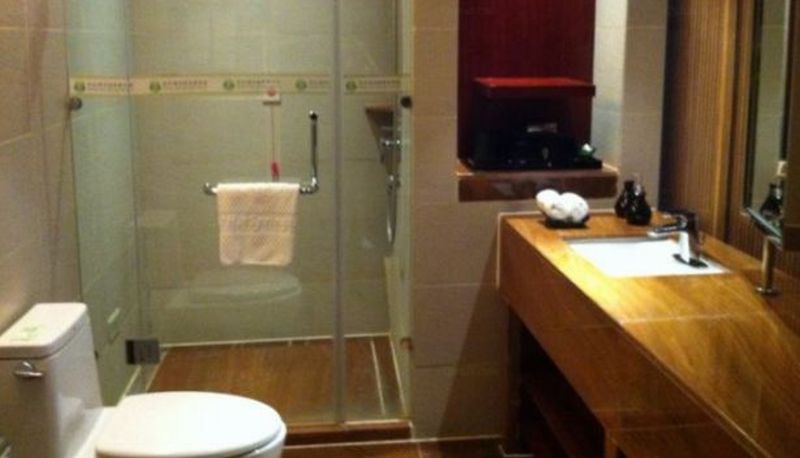 Badezimmer - Sanjiang Forest Hot Spring Hotel