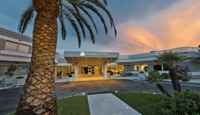 Zewnętrzna część hotelu - Golden Tulip Sophia Antipolis Hôtel & Suites
