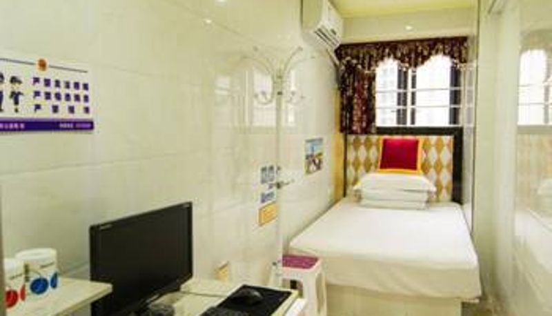 Camera - Accompanying Moon Hotel