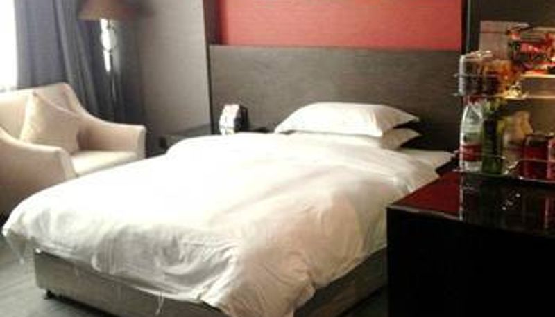 Room - Huachen Hotel (Northeast Ceramic City Branch)