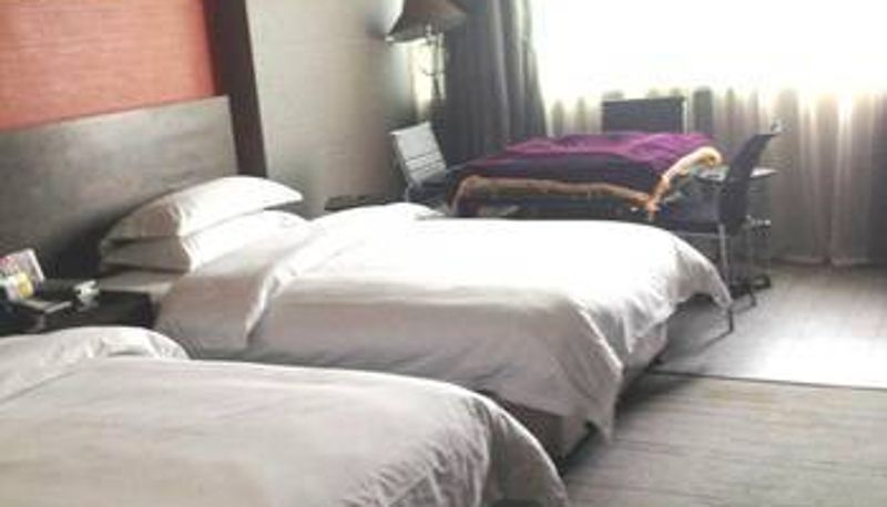 Room - Huachen Hotel (Northeast Ceramic City Branch)