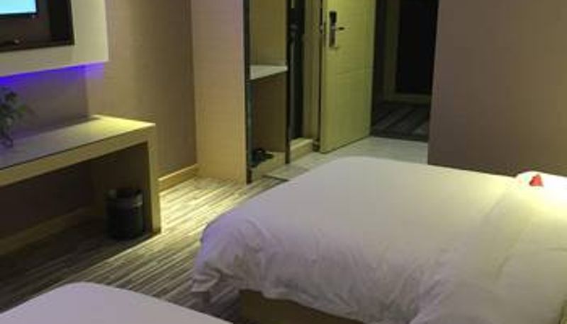 Kamer - Shengjing Yijia Hotel (People's Square Latin America Pedestrian Street Store)