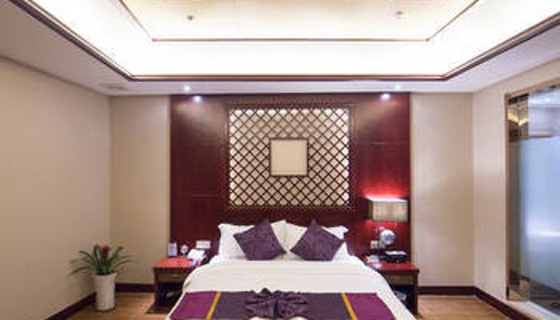 Kamer - Shengjing Yijia Hotel (People's Square Latin America Pedestrian Street Store)