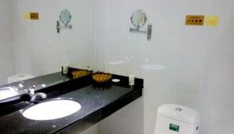 Camera - Baoshu Baiyue Hotel