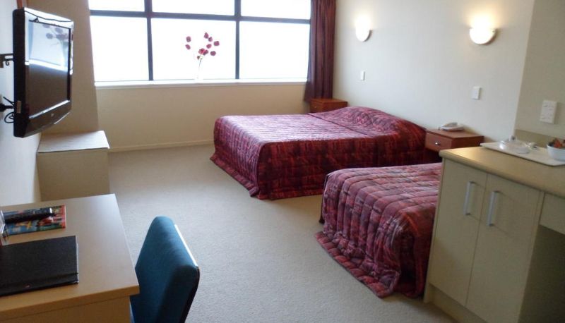 Info - The Essex Arms Hotel