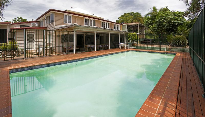 Basen - Hillcrest Guest House